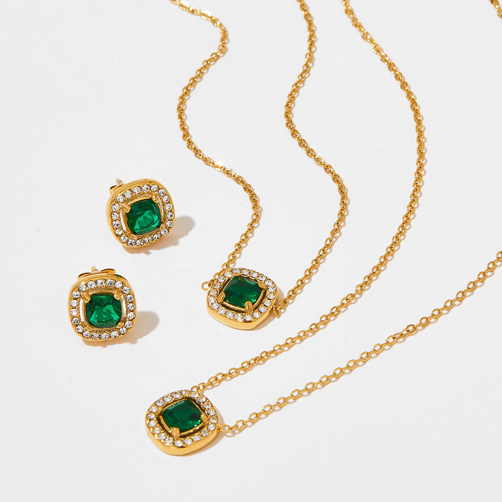 Halskette mit Anhänger aus 18-Karat vergoldetem Edelstahl im Retro-Stil mit eingelegtem Zirkon-Design