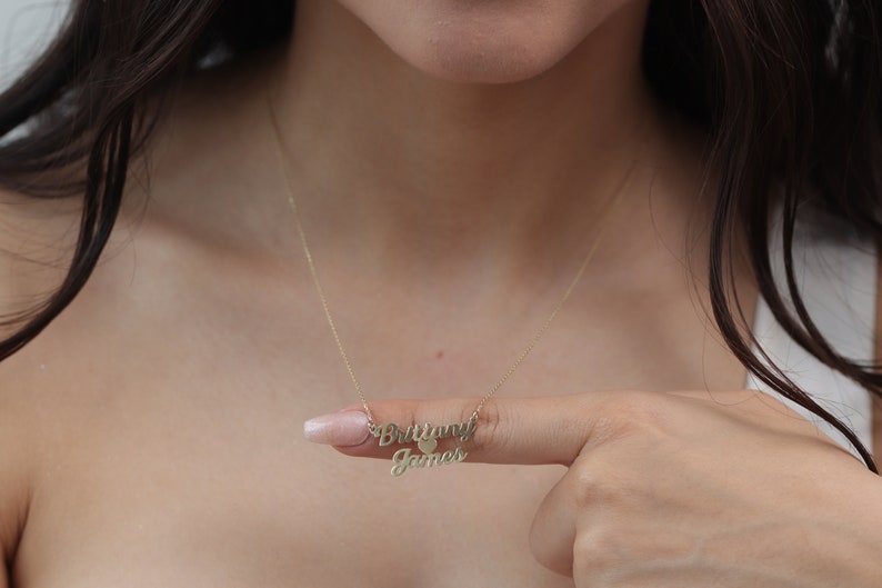 Elegante, anpassbare Namensdesign-Halskette