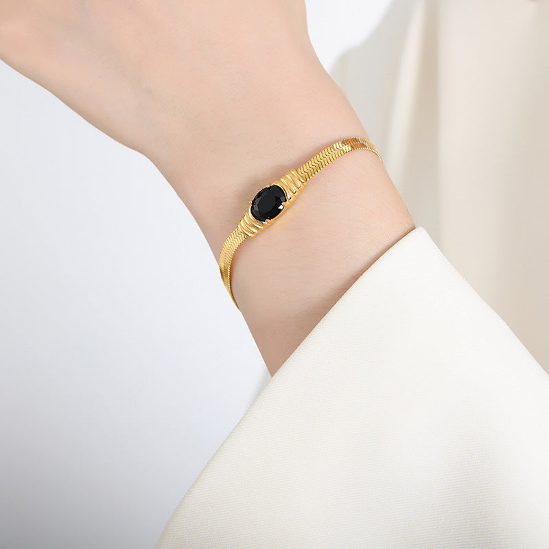 Klassisches Armband-Halsketten-Set aus 18-karätigem vergoldetem Edelstahl mit eingelegtem Zirkon-Design im Vintage-Stil