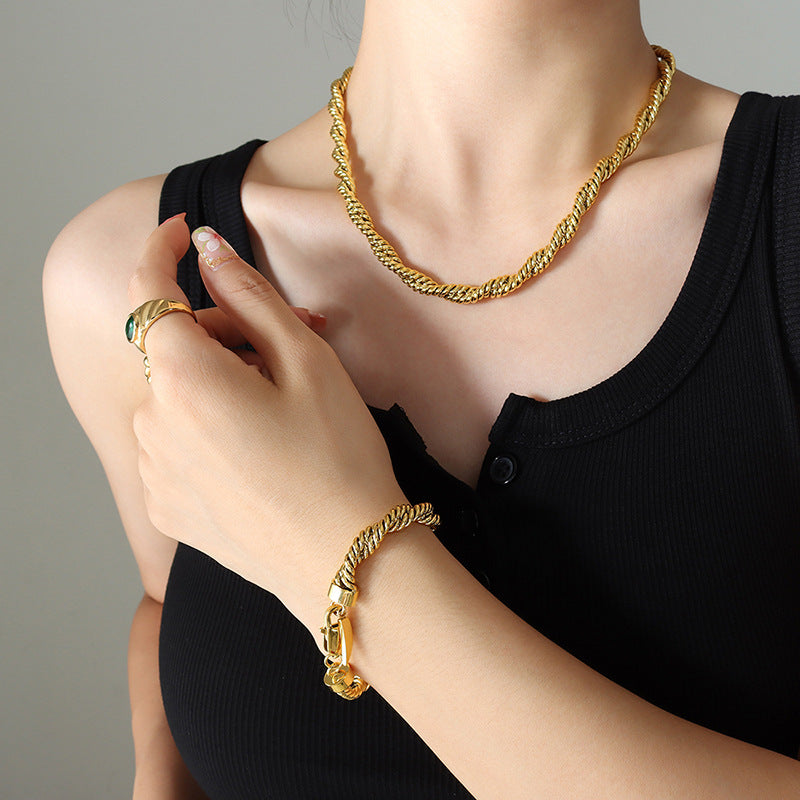 Modische einfache Halskette und Armband im Twist Chain Design
