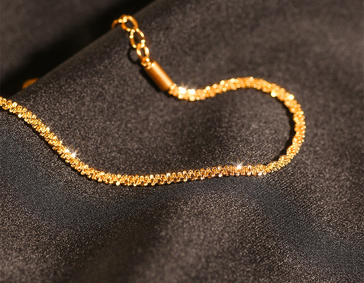 Hochwertiges, vielseitiges Fußkettchen aus 18-Karat vergoldetem Edelstahl mit exquisitem Gypsophila-Design
