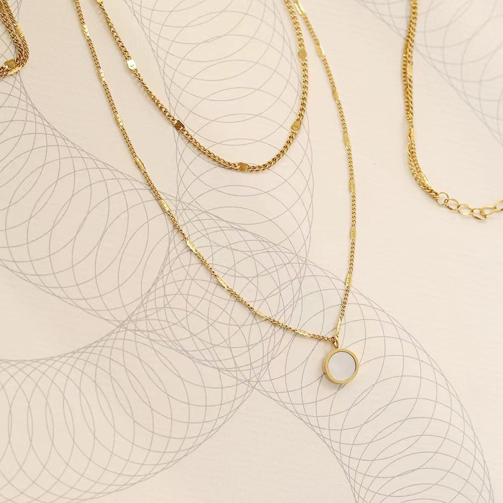 Luxuriöse, vielseitige Halskette aus 18-Karat vergoldetem Edelstahl, hellem, rundem, eingelegtem Edelstein mit doppellagigem Stapeldesign
