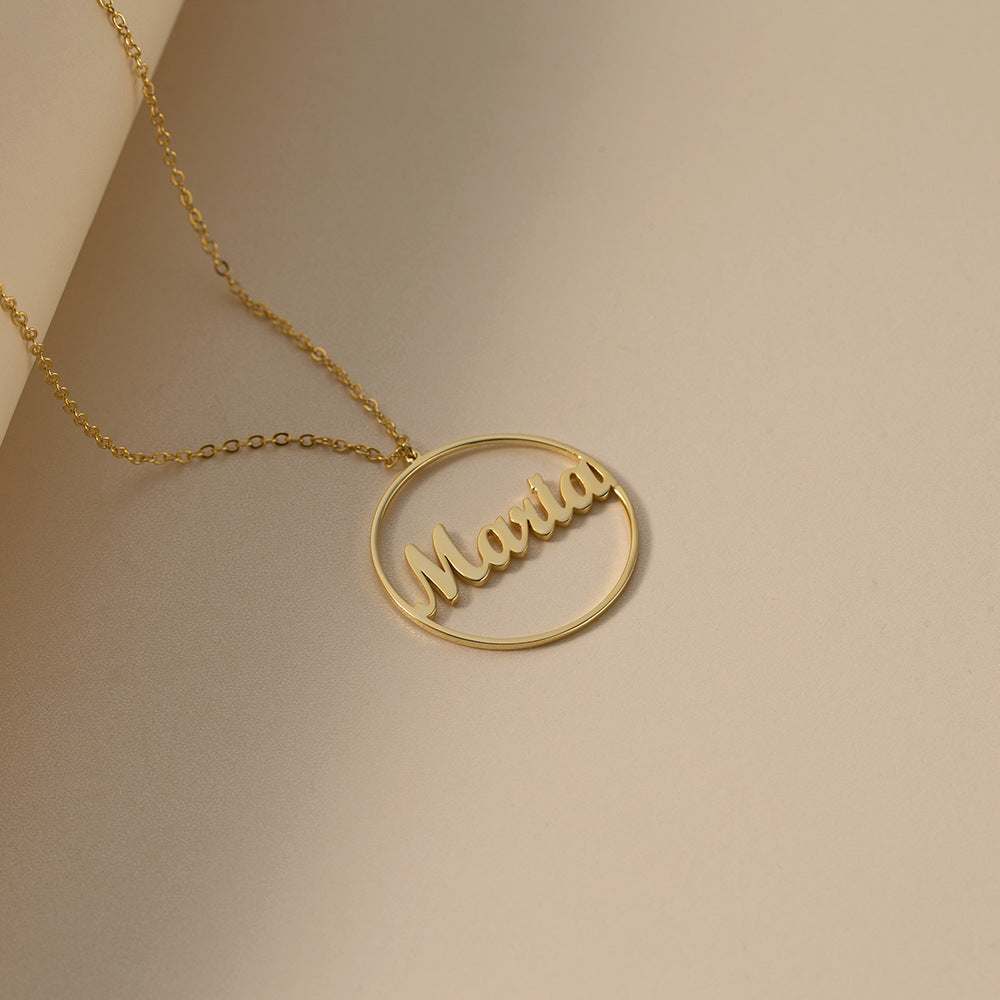 Halskette mit Anhänger aus 18 Karat vergoldetem Edelstahl, mit anpassbares Namensdesign.