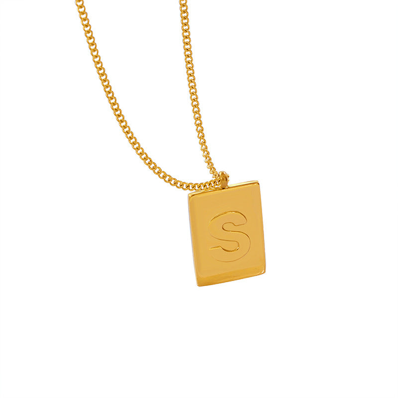 Schlichter quadratischer Anhänger aus 18-Karat vergoldetem Edelstahl im Buchstaben-S-Design