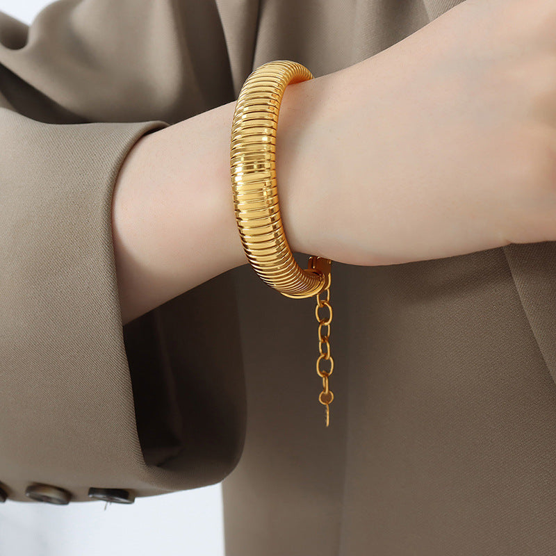 Set aus Halskette und Armband aus 18-Karat vergoldetem Edelstahl mit modischem Fadendesign im Hip-Hop-Stil
