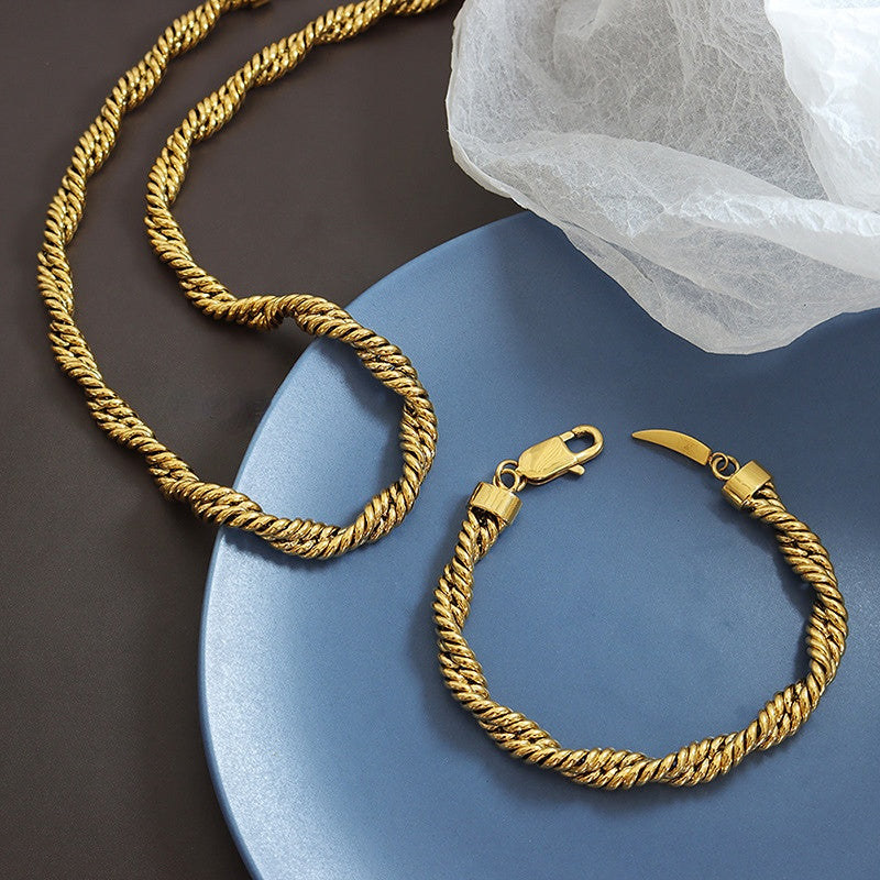 Modische einfache Halskette und Armband im Twist Chain Design