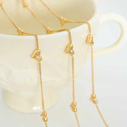 Klassisches Mode-Set aus 18-karätigem vergoldetem Edelstahl mit Herz-Intarsien und Zirkon-Design, Armband, Halskette und Ohrringen